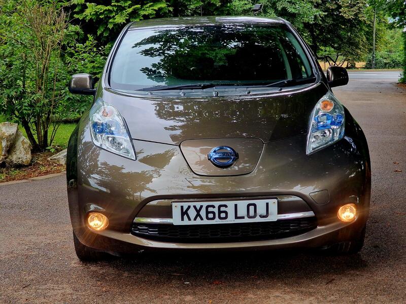 NISSAN LEAF