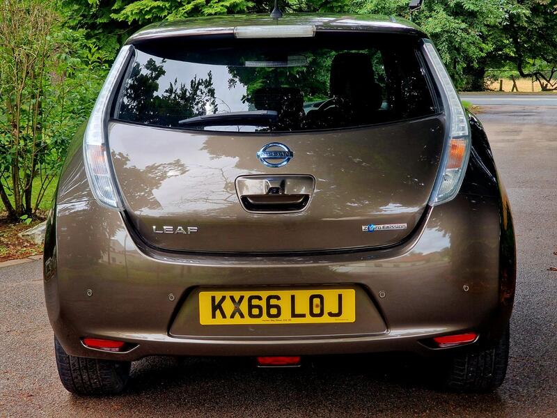 NISSAN LEAF