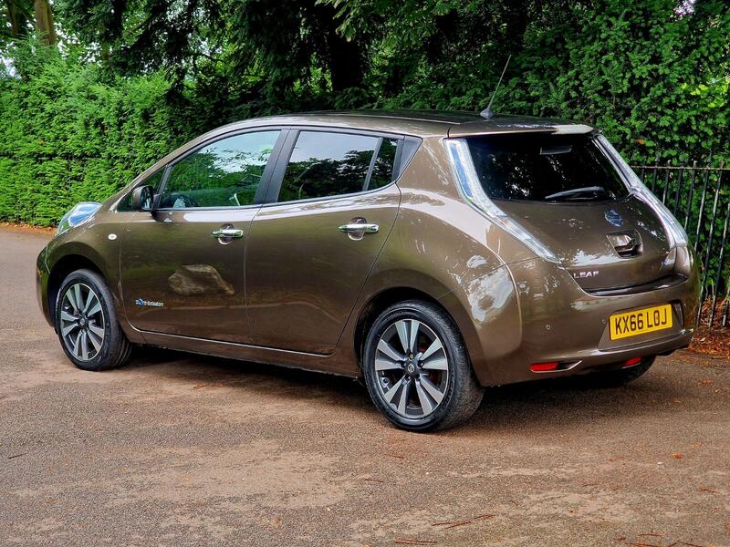 NISSAN LEAF